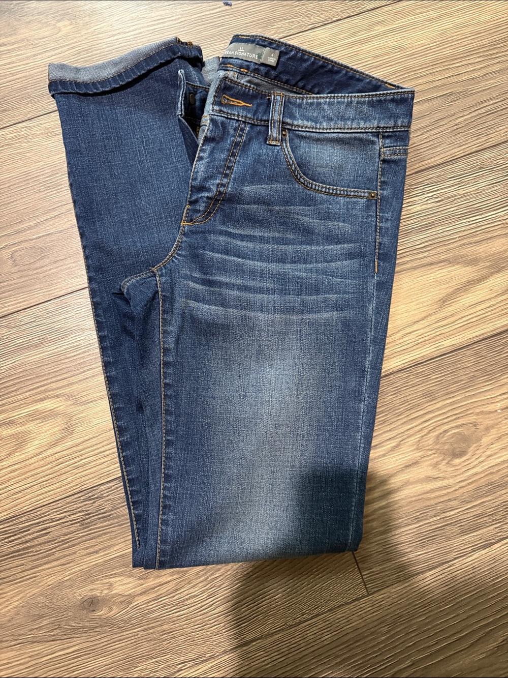 L.L. Bean signature Women's Slim Straight Jeans in Washed Blue